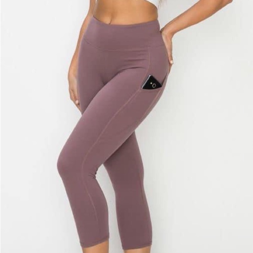 Yogalandusa Capri Leggings